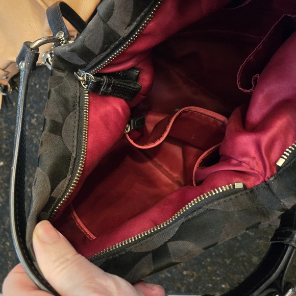 - LOT OF 2 Coach purses - Picture 7 of 12